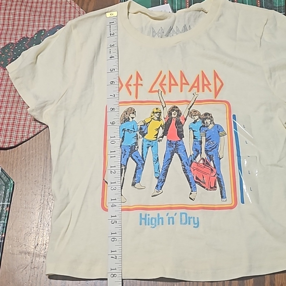 Def Leppard Crop Top - Picture 14 of 14